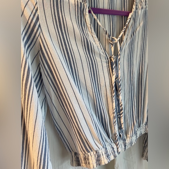 🪻Hollister Top - Picture 5 of 7